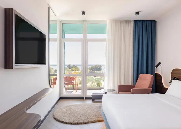 Archotel Avenue Готель 5*